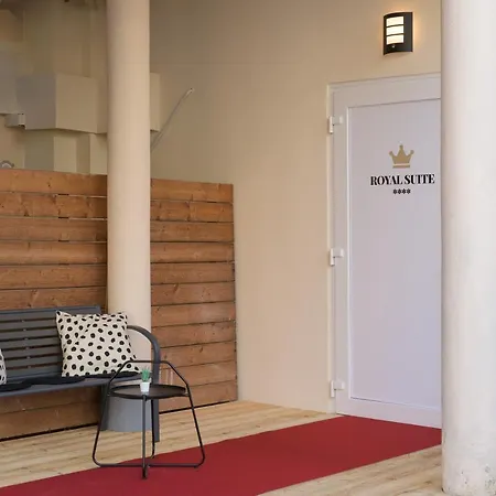 Royal Suite, Aparthotel 3*