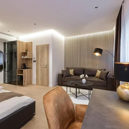 Aparthotel Royal Suite, *