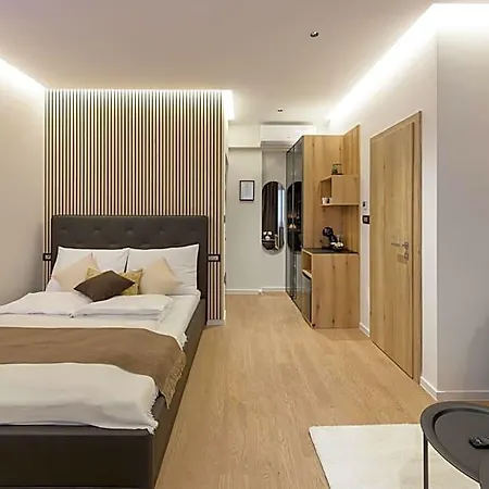 Royal Suite, Апарт-отель