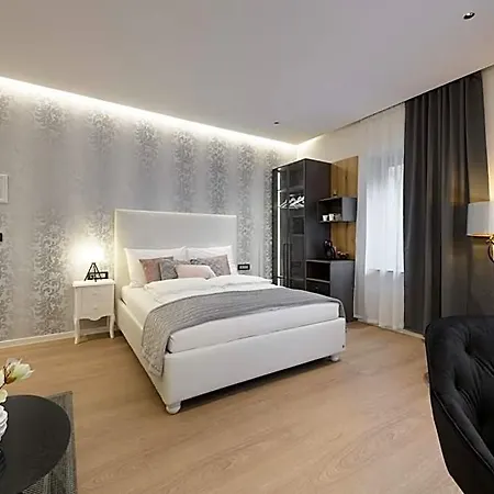 Royal Suite, Апарт-отель 3*