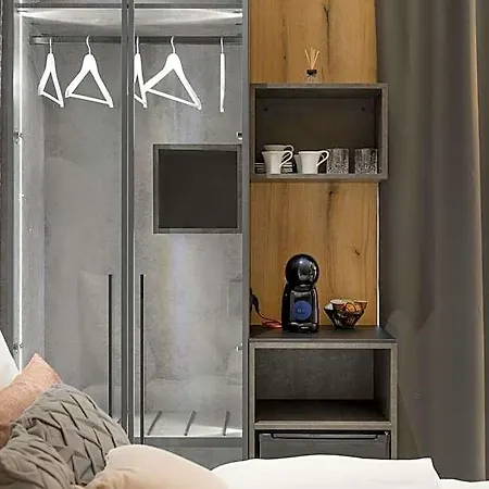 Royal Suite, Апарт-отель 3*