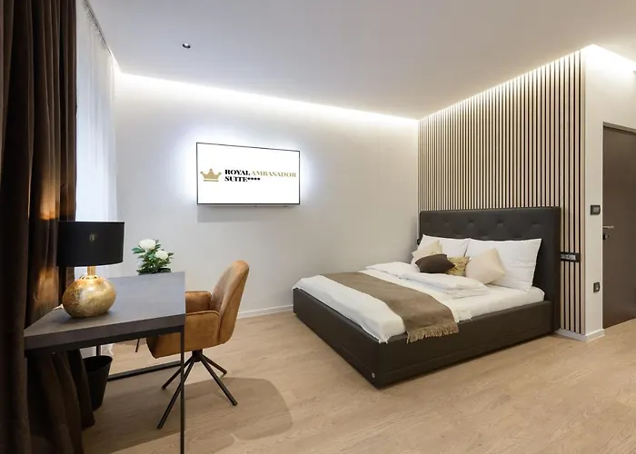 Апарт-отель Royal Suite, 3*