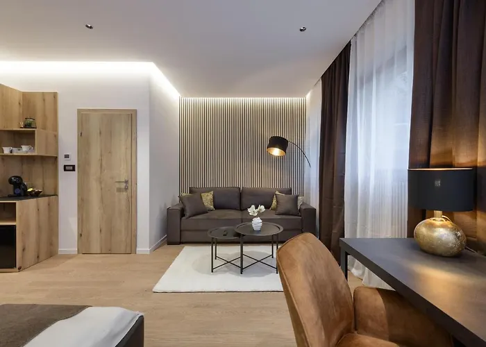 Апарт-отель Royal Suite,