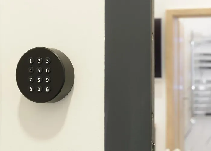 Royal Suite, Апарт-отель 3*