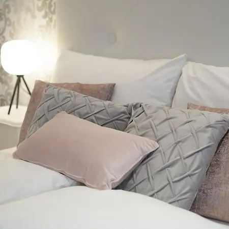 Royal Suite, מלון דירות 3*